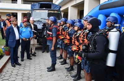  प्रहरीलाई गृहमन्त्री लेखकको निर्देशन- जुनसुकै बेला जेसुकै हुन सक्छ, तयार भएर बस्नुस् 